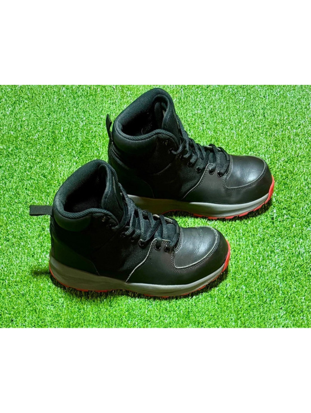 Nike Manoadome Black Red Boots High Top Sneakers – Size 7Y